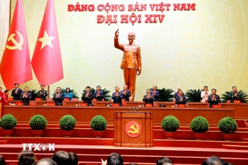 Đoàn Chủ tịch phiên trù bị Đại hội XIV của Đảng. (Ảnh: TTXVN)