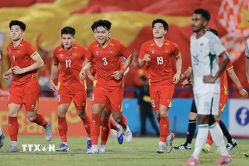 U23 Việt Nam hướng đến chiến thắng thứ 2 ở vòng loại châu Á. (Ảnh: Minh Quyết/TTXVN)