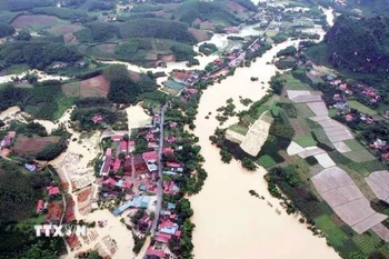 Xã Nhất Tiến, huyện Bắc Sơn, Lạng Sơn, nhiều khu vực bị ngập sâu. (Ảnh: TTXVN phát)