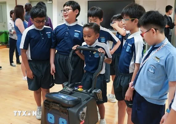 Singapore đào tạo 10.000 sinh viên sử dụng AI và vật lý lượng tử