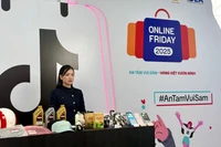 Không gian trải nghiệm thương mại điện tử cùng chương trình Mega Livestream khuyến mãi lớn. (Ảnh: PV/Vietnam+)