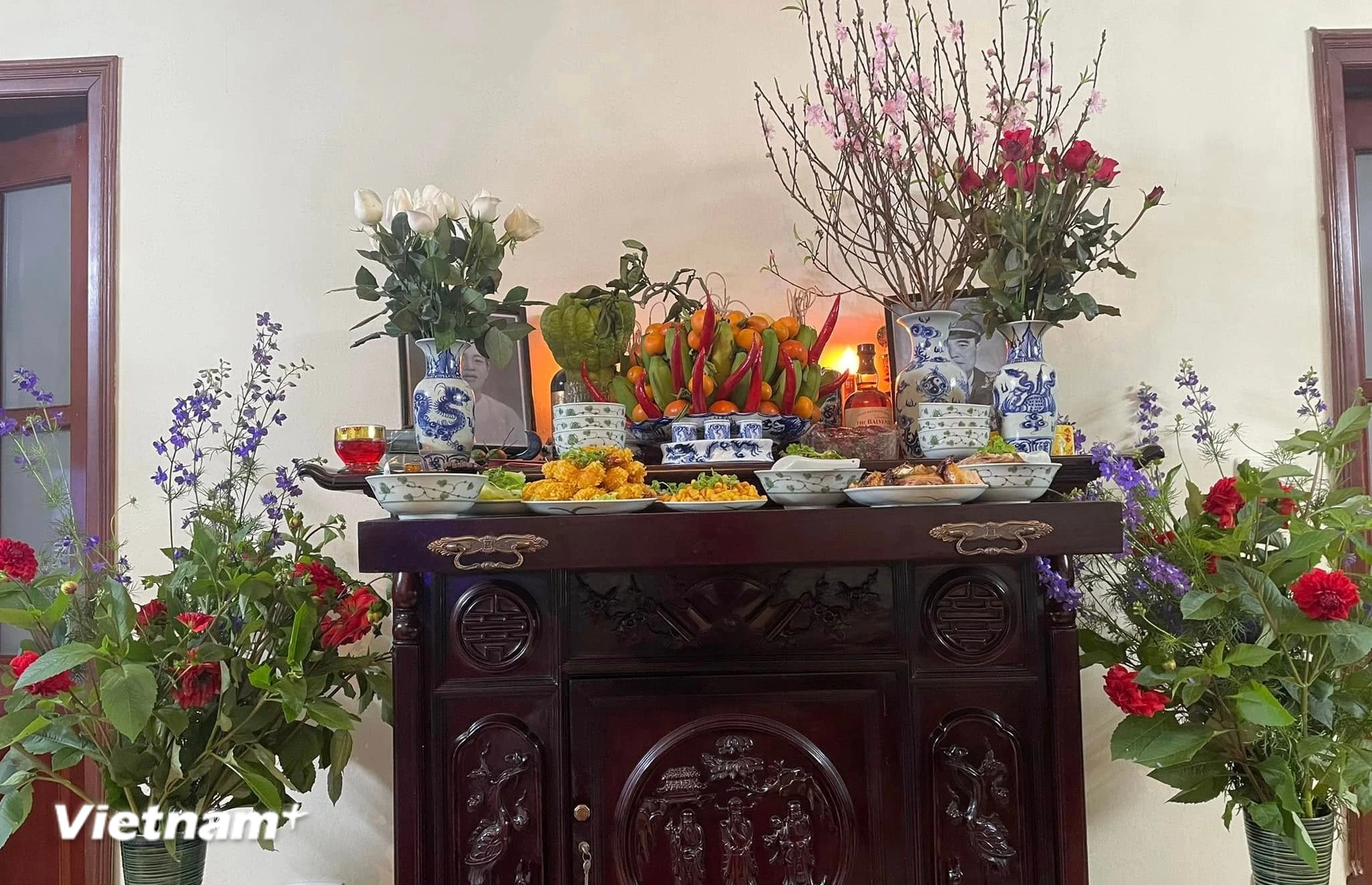Văn khấn tổ tiên và thần linh trong ngày mùng 1 Tết Nguyên đán Bính Ngọ