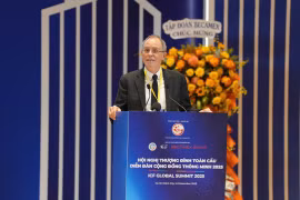 Ông Robert Bell, Đồng sáng lập ICF 2025 phát biểu tại Hội nghị Thượng đỉnh ICF 2025 tại Thành phố Hồ Chí Minh. (Ảnh: PV/Vietnam+)