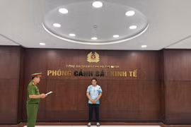 Đối tượng Nguyễn Trần Việt Hoàng tại Cơ quan Công an Thành phố Hồ Chí Minh. (Ảnh: CA Thành phố Hồ Chí Minh cung cấp)
