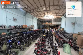 Cơ quan Công an phát hiện Cơ sở nhập linh kiện xe điện trong và ngoài nước về lắp ráp sau đó đưa vào lưu thông trên thị trường (chưa qua cơ quan nào cấp giấy kiểm định an toàn, công nhận mẫu mã...). (Ảnh: CA Thành phố Hồ Chí Minh cung cấp)