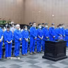 Các bị cáo nghe Tòa tuyên án. (Ảnh: Kim Anh/TTXVN)
