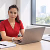 Tiến sỹ Đỗ Thị Kim Hoa, Trưởng phòng Triết học Chính trị - Văn hóa - Xã hội, Viện Triết học, Viện Hàn lâm Khoa học xã hội Việt Nam, nhận định việc Hội nghị Trung ương 4 thông qua Đề án Chiến lược quốc gia về thu hút, đào tạo, trọng dụng và phát triển nhân tài là một quyết sách đúng đắn và kịp thời. (Ảnh: Diệu Thúy/TTXVN)