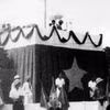 Sáng 2/9/1945, tại Quảng trường Ba Đình lịch sử, Chủ tịch Hồ Chí Minh đọc Tuyên ngôn Độc lập, khai sinh nước Việt Nam Dân chủ Cộng hòa, khẳng định trước quốc dân đồng bào và toàn thế giới: “Nước Việt Nam có quyền hưởng tự do và độc lập, và sự thực đã thành một nước tự do và độc lập. Toàn thể dân Việt Nam quyết đem tất cả tinh thần và lực lượng, tính mệnh và của cải để giữ vững quyền tự do và độc lập ấy”. (Ảnh: TTXVN)