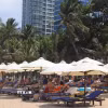 Du khách Nga tại bãi biển Nha Trang. (Ảnh: Phan Sáu/TTXVN)