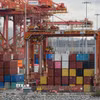Các container hàng hóa tại cảng ở Vancouver, British Columbia, Canada. (Ảnh: THX/TTXVN phát)
