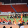 Đoàn thể thao người khuyết tật Việt Nam do Trưởng đoàn Lê Thị Hoàng Yến dẫn đầu tiến vào sân vận động. (Ảnh: Đỗ Sinh/TTXVN)