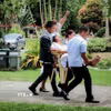 Chuyển người bị thương sau trận động đất tại tỉnh Agusan Del Sur, Philippines, ngày 10/10/2025. (Ảnh: THX/TTXVN)