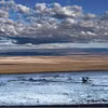 Tuyết phủ trên sa mạc khô cằn nhất thế giới Atacama ở phía bắc Chile. (Ảnh: AFP)