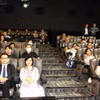 Các đại biểu và khán giản tham dự buổi công chiếu phim "Thanh âm vượt đai dương". (Ảnh:Lê Anh/TTXVN)