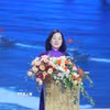 Bà Trương Thị Bích Hạnh, Phó Chủ tịch Thường trực Ủy ban MTTQ Việt Nam Thành phố Hồ Chí Minh, Chủ tịch Hội đồng Quản lý Quỹ “Vì biển đảo quê hương - Vì tuyến đầu Tổ quốc” phát biểu tại chương trình giao lưu nghệ thuật. (Ảnh: Xuân Khu/TTXVN)