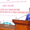 Đồng chí Hà Thị Nga, Ủy viên BCH Trung ương Đảng, Phó Chủ tịch - Tổng Thư ký Ủy ban Trung ương Mặt trận Tổ quốc Việt Nam phát biểu chỉ đạo. (Ảnh: Minh Đức/TTXVN)