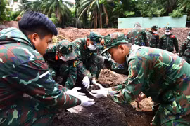 Công viên Lê Thị Riêng: Phát hiện thêm rãnh mộ tập thể với nhiều di vật