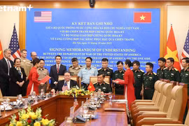 Việt Nam - Hoa Kỳ ký kết hợp tác về tăng cường khắc phục hậu quả chiến tranh