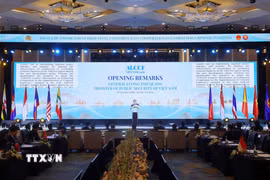 Phiên họp toàn thể Hội nghị lãnh đạo cơ quan thực thi pháp luật các nước ASEAN về hợp tác đấu tranh tội phạm truy nã. (Ảnh: Phạm Kiên/TTXVN)