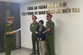 Nguyên Viện trưởng Viện Pháp y tâm thần Trung ương giai đoạn 2013-2023 Ngô Văn Vinh tại cơ quan công an. (Ảnh: CACC)