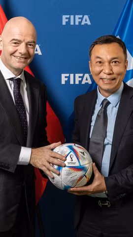 Chủ tịch FIFA Gianni Infantino (trái) sẽ dự khán trận chung kết lượt về ASEAN Cup 2026 diễn ra tối 26/8 trên sân Mỹ Đình. (Ảnh: VFF)