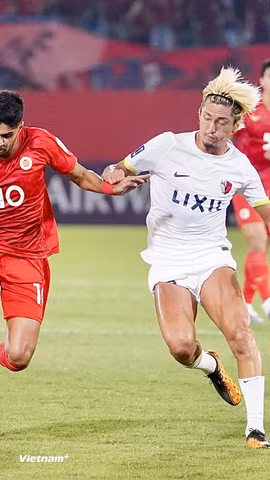 Công an Hà Nội (áo đỏ) nhận thất bại 0-1 trước Kashima Antlers. (Ảnh: Việt Anh/Vietnam+)