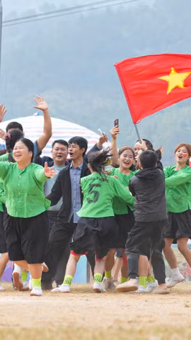 Đội Lâm Thượng (Lào Cai) là nhà vô địch của Giải Bóng đá nữ các dân tộc thiểu số tỉnh Quảng Ninh mở rộng năm 2025 - Cúp VTV5. (Ảnh: VTV)