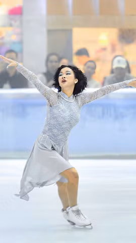 Vận động viên Trần Khánh Linh (nghệ danh Chiêu Linh) tranh tài tại nội dung khiêu vũ trên băng Solo Ice Dance. (Ảnh: BTC)
