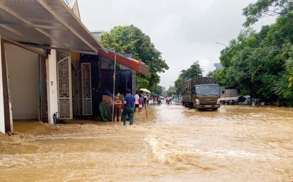 Hàng nghìn hộ dân tại huyện Hạ Hòa, tỉnh Phú Thọ bị ngập sâu trong nước. (Ảnh: TTXVN phát)