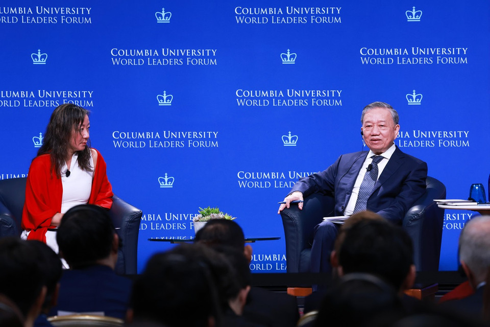 Tổng Bí thư, Chủ tịch nước Tô Lâm nói chuyện với sinh viên Đại học Columbia. (Ảnh: Lâm Khánh/TTXVN)