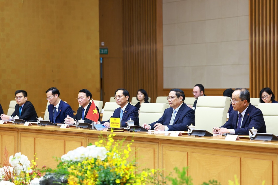 Thủ tướng Phạm Minh Chính hội kiến Tổng thống Cộng hòa Guinea-Bissau Umaro Sissoco Embaló. (Ảnh: Dương Giang/TTXVN)