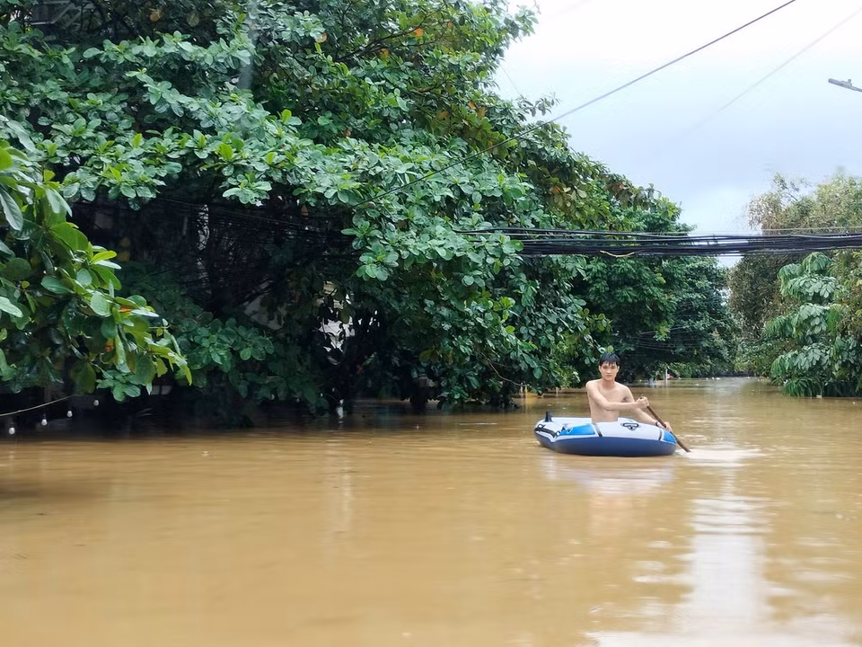 Thành phố Yên Bái chìm trong biển nước, sáng ngày 10/9. (Ảnh: Tuấn Anh/TTXVN)