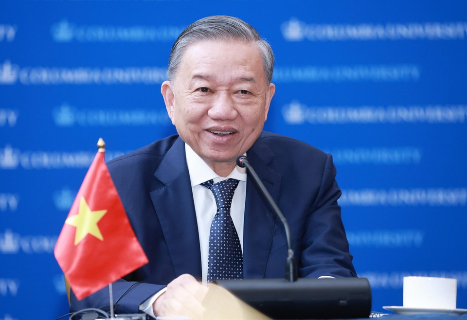 Trong chương trình dự Đại hội đồng Liên hợp quốc Khóa 79 và làm việc tại Hoa Kỳ, sáng 23/9/2024 (giờ địa phương), tại thành phố New York, Tổng Bí thư, Chủ tịch nước Tô Lâm tiếp một số chuyên gia, học giả về Việt Nam do Viện Đông Á Weatherhead (Đại học Columbia) tổ chức. (Ảnh: Lâm Khánh/TTXVN)