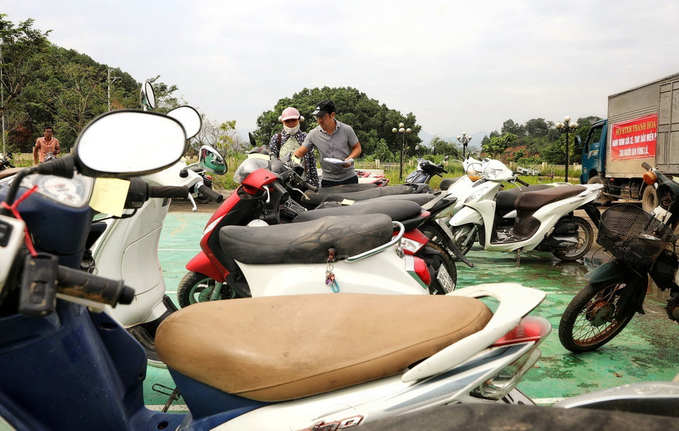 Từ sáng sớm ngày 18/9, đã có hàng trăm chiếc xe được chuyển đến các địa điểm để được sửa miễn phí. (Ảnh: Tuấn Anh/TTXVN)