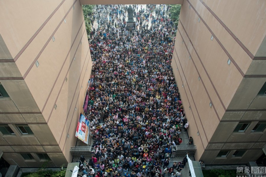 Các ứng viên cạnh tranh cho 5.753 vị trí việc làm. (Nguồn: 163)