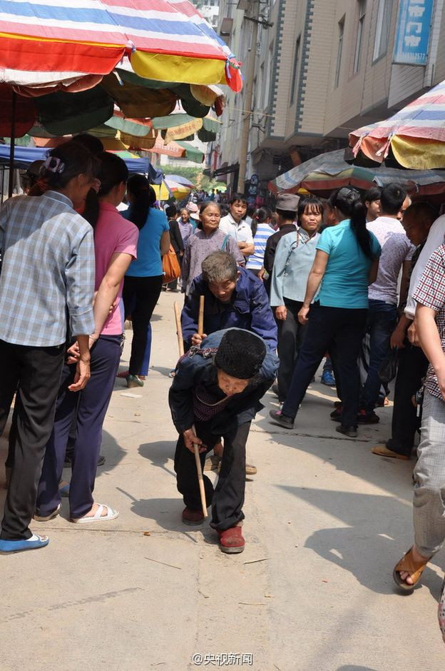 Ông bà đã ở bên nhau như vậy suốt 55 năm dù không có con cái. (Nguồn: CCTV)