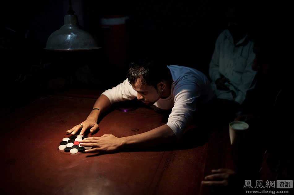 Một trò chơi của thanh niên Pakistan. (Nguồn: ifeng.com)