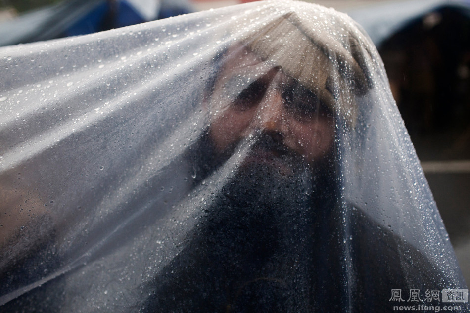 Một người đàn ông ở Islamabad. (Nguồn: ifeng.com)