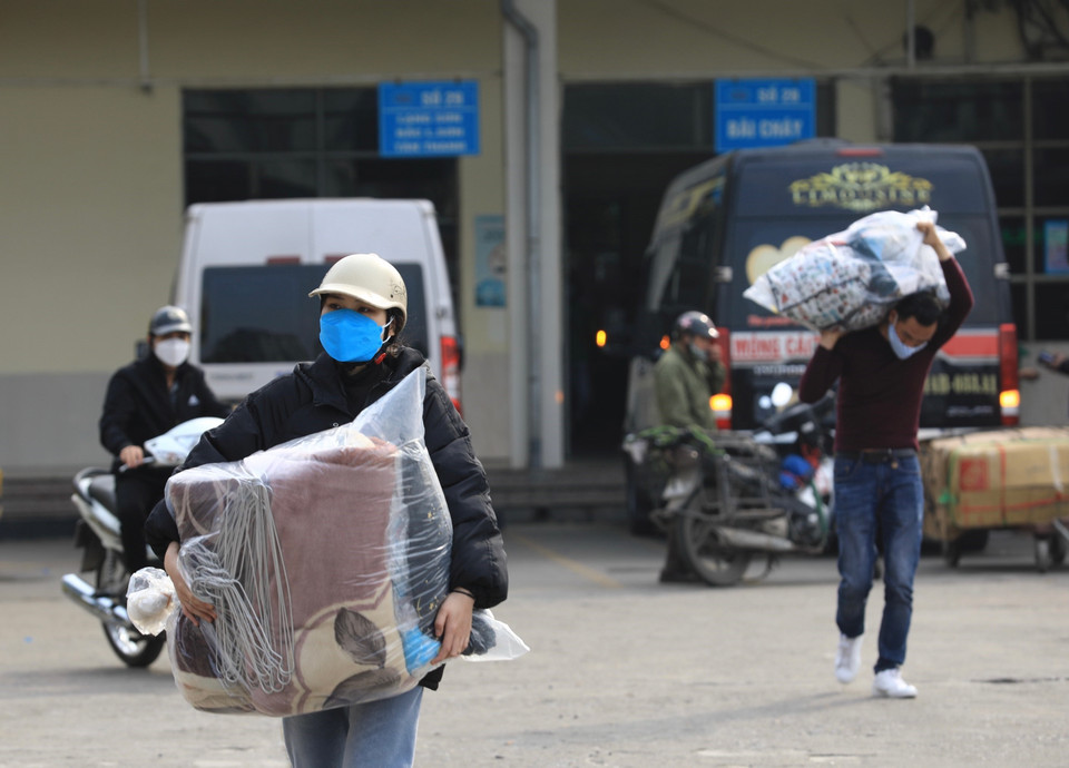 Bến xe Mỹ Đình vắng khách trong ngày làm việc cuối năm Tân Sửu. (Ảnh: Hoàng Hiếu/TTXVN)