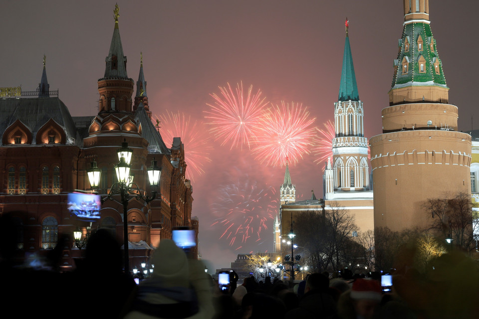Màn bắn pháo hoa rực rỡ trên bầu trời Moskva. (Ảnh: Trần Hiếu/TTXVN)