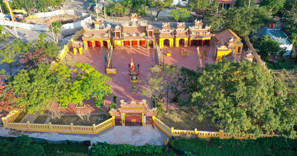 Thành phố Đà Nẵng hiện còn khoảng 80 đình làng có niên đại bắt đầu được xây dựng từ giữ thế kỷ 19 kéo dài trong suốt thế kỷ 20. Trong ảnh: Khu di tích lịch sử văn hóa cấp thành phố Làng Mân Quang vừa được trùng tu hoàn thành đầu năm 2022. (Ảnh: Trần Lê Lâm/TTXVN)