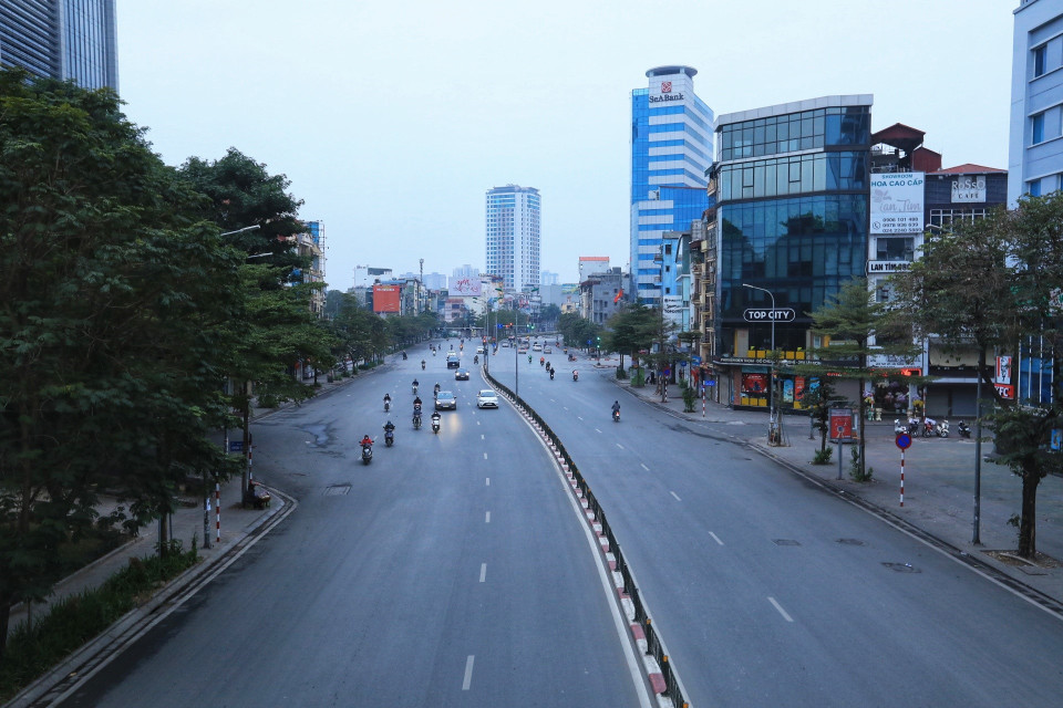 Đường phố vắng vẻ ngày đầu năm (ảnh chụp tại phố Tây Sơn, quận Thanh Xuân). (Ảnh: Tuấn Anh/TTXVN)