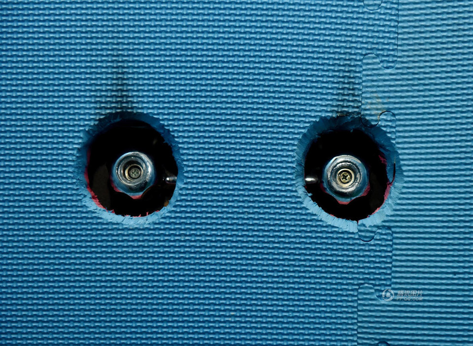 'Đây là tiêu chuẩn đối với phòng giam của Viện kiểm sát tối cao để tránh nghi phạm tự sát,' nhân viên tại trại tạm giam nói.