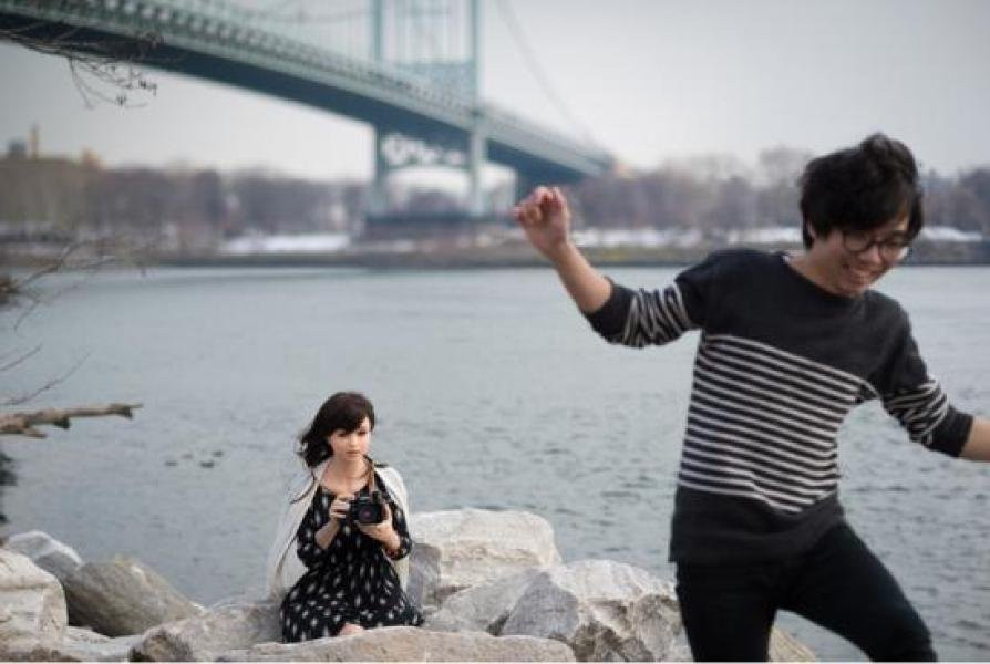 June Korea và bạn gái đặc biệt cũng có những buổi hẹn hò lãng mạn ở công viên.