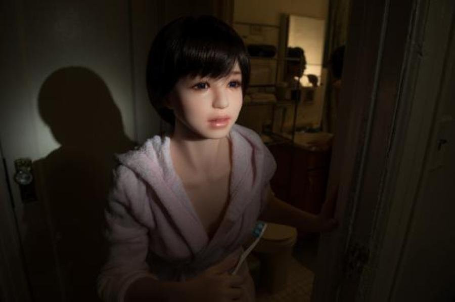 Khi June Korea nhận lại Eva, anh cho rằng cô quá hoàn hảo và bắt đầu cuộc sống mới của hai người.