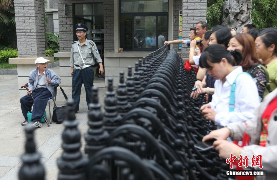 'Lần này tôi đã chuẩn bị rất chu đáo, tôi không hồi hộp, tôi sẽ cố gắng hết sức,' cụ ông rất lạc quan. (Nguồn: chinanews.com)