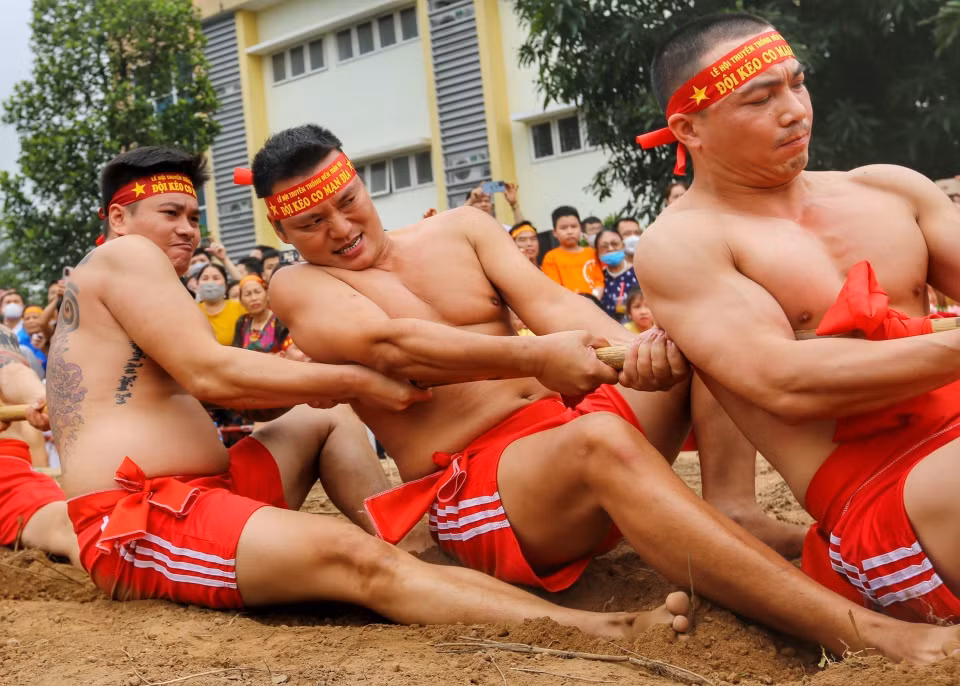 Trước khi thi đấu, các thanh niên phải chăm chỉ rèn luyện thể dục, thể thao để tăng thể lực và sức bền. (Ảnh: Tuấn Đức/TTXVN)