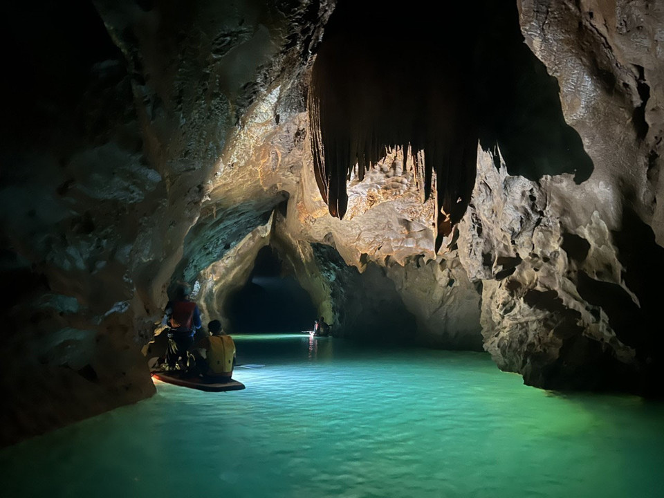 22 hang động này có tổng chiều dài 11,7km, trong đó có 20 hang động được phát hiện tại xã Lâm Hóa (huyện Tuyên Hóa) và xã Hóa Phúc, xã Hóa Sơn (huyện Minh Hóa); 2 hang động tại Vườn Quốc gia Phong Nha-Kẻ Bàng. (Ảnh: TTXVN phát)