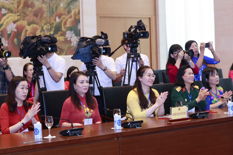 Các nhà báo nữ tham dự buổi gặp mặt. (Ảnh: Doãn Tấn/TTXVN)