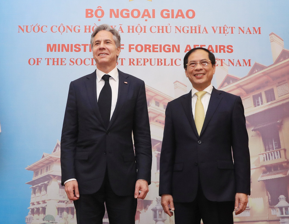 Bộ trưởng Ngoại giao Bùi Thanh Sơn đón Bộ trưởng Ngoại giao Hoa Kỳ Antony Blinken. (Ảnh: Lâm Khánh/TTXVN)